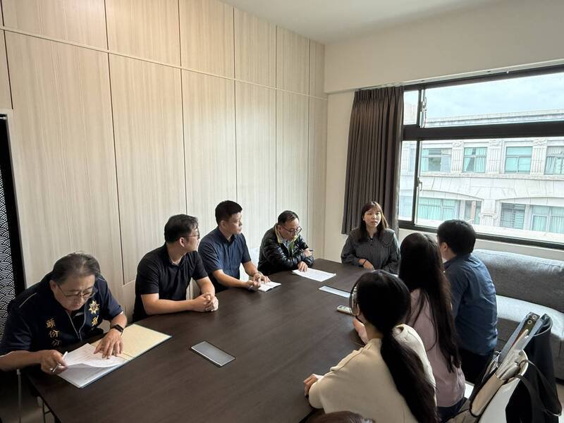 苗栗地方检察署与相关单位组联合访视小组,前往县内绿能企业社访视交流。(图由苗栗地检署提供) 苗栗地方检察署与相关单位组联合访视小组,前往县内绿能企业社访视交流。(图由苗栗地检署提供)