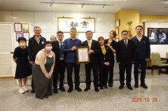 旅馆无偿提供车祸重伤员警家属住宿 分局长致赠感谢状表达谢意