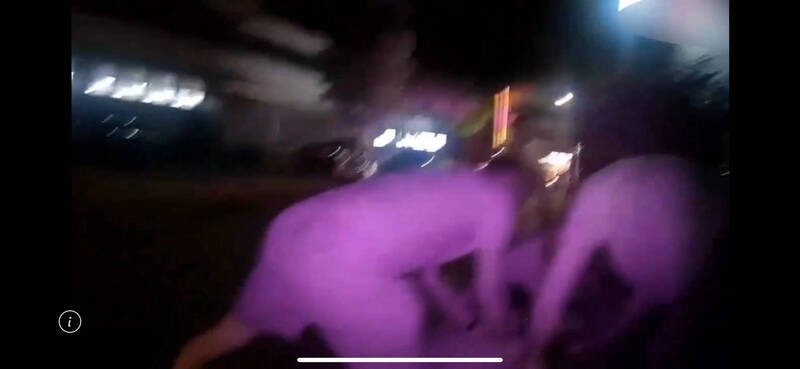 警方在北斗市区逮捕车手。(警方提供) 警方在北斗市区逮捕车手。(警方提供)