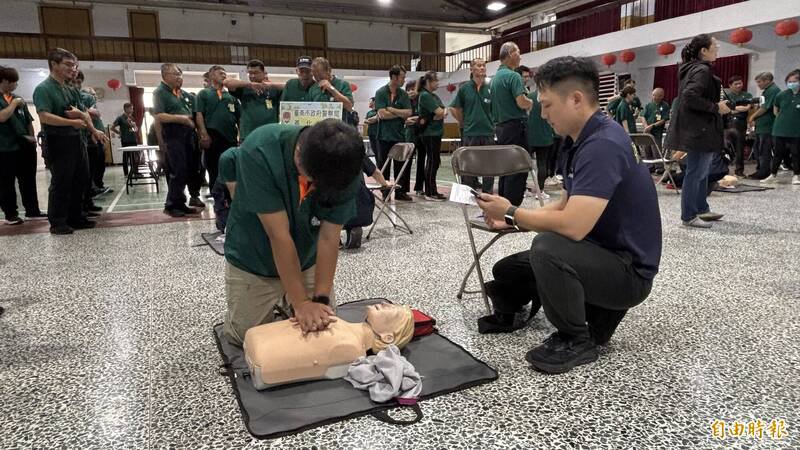 CPR操作。(记者杨金城摄) CPR操作。(记者杨金城摄)