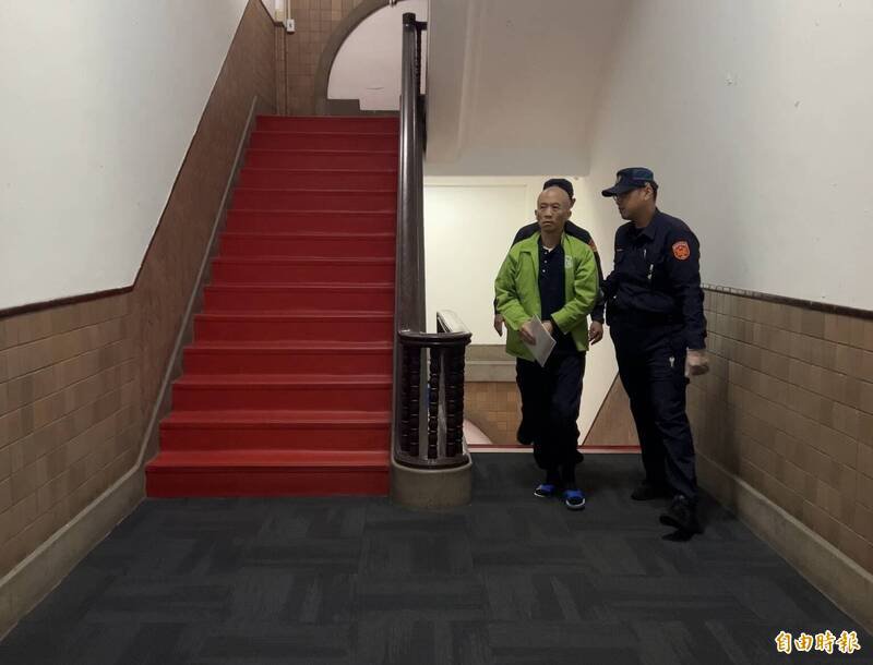 中国香港籍共谍丁小琥，今被依国家安全法起诉移审，高等法院晚间开庭接押。（记者张文川摄）