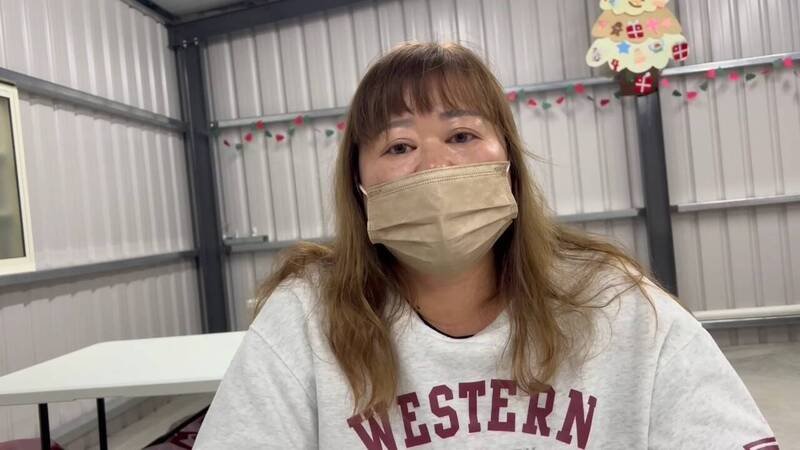 宜兰张美阿嬷农场负责人王姮月今天受访，痛批弟弟王逢升事发后躲起来，让舆论压力落在老母亲张美身上。（读者提供）