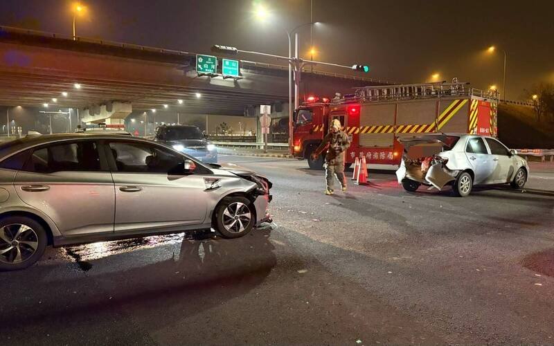 国3台南柳营交流道下国道出口发生追撞事故。（民众提供）