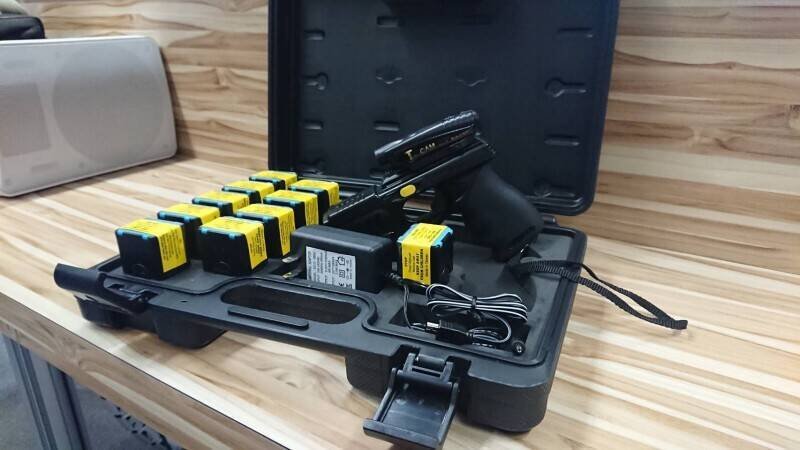 警方配备的抛射式电击枪。（资料照）