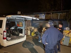 竹县铁腕防飙 直接搜索拘提12名男女且扣车