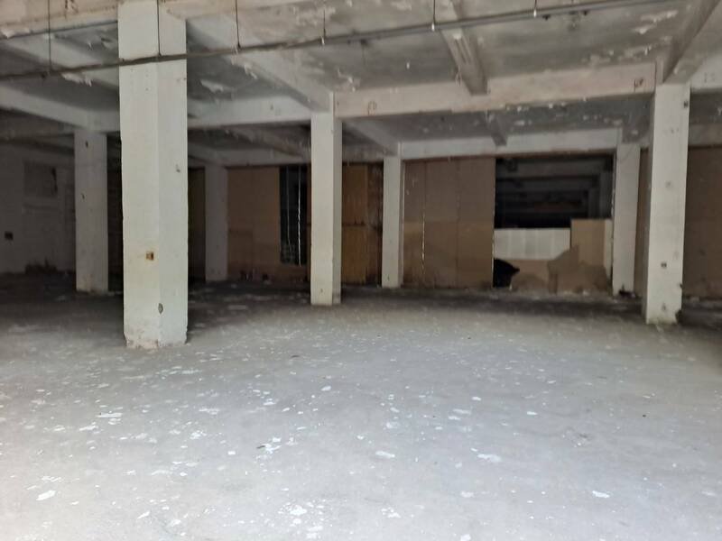 食品厂已经歇业，却传出氨气外泄。（记者吴升儒翻摄）