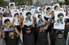 伊朗穆吉塔巴接班却不见人 传空袭中腿骨折、脸裂伤