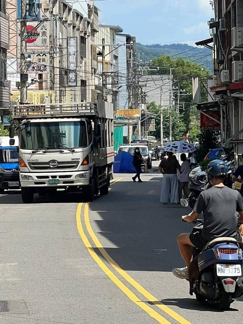 新竹县竹东镇车祸现场。（取材自记者爆料网）