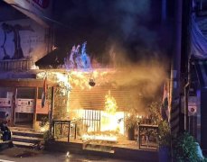 台南印度料理餐厅火警 延烧情趣店、烟熏檀香店