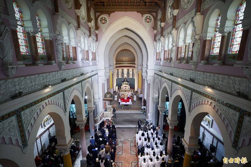 教宗良十四世在阿尔及利亚主持弥撒。（路透社）

