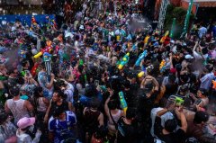 泰国泼水节沦「失控屠杀」？ 前3天共191人死亡、911人受伤