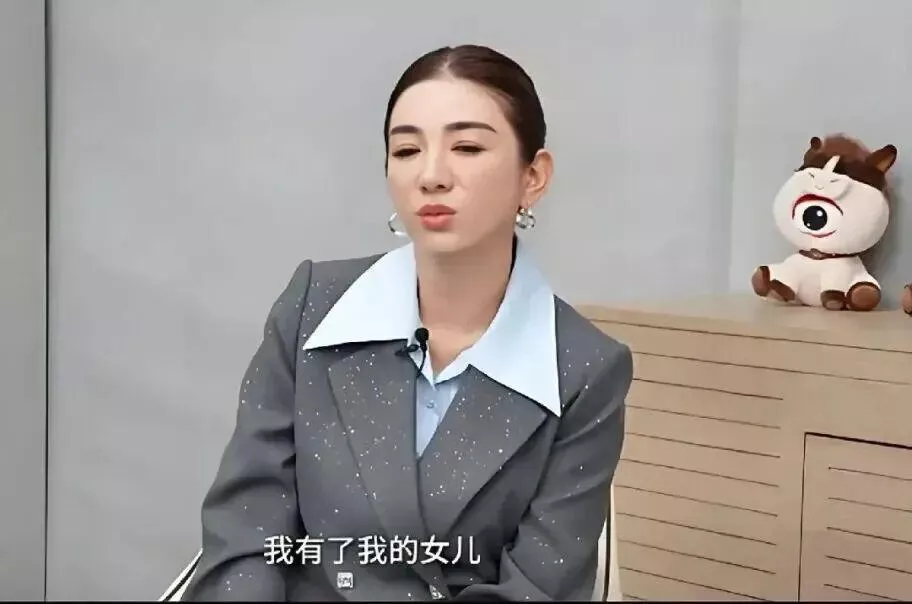 黄奕谈女儿落泪：说出了单亲妈妈最大的愧疚！