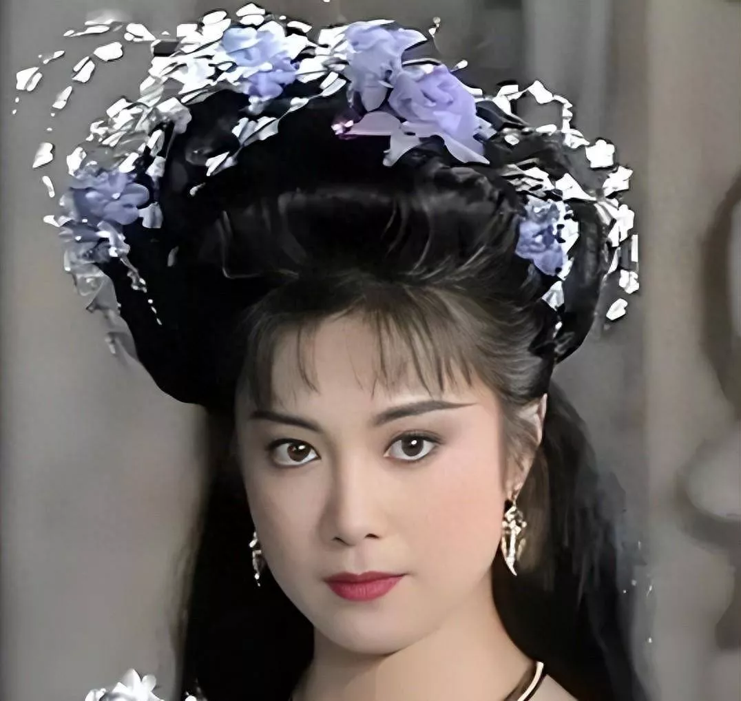 她曾是国民女神,36岁离婚,52岁入狱,59岁丧子,如今孤独终老