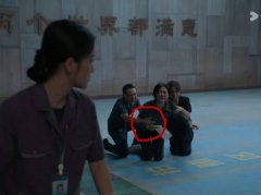 上热搜！悲情戏中男群演面带笑容揉搓女主胸部 舆论炸锅