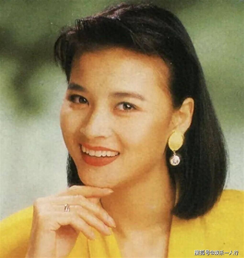 62岁著名女星突公布：明年要嫁了 未婚夫竟是相知超过20年老友