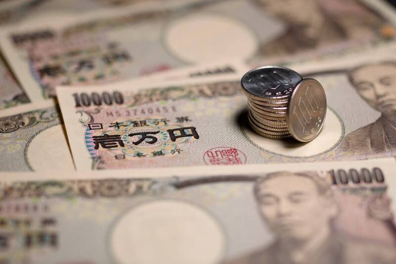 日本埼玉县新座市76岁老太太上网查看火车路线，被骗走1000万日圆。（彭博）