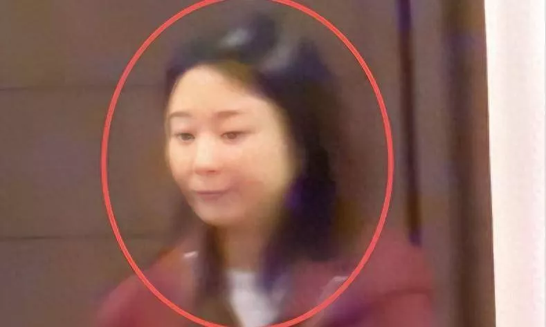 46岁殷桃路人照判若两人，昔日女神变大妈