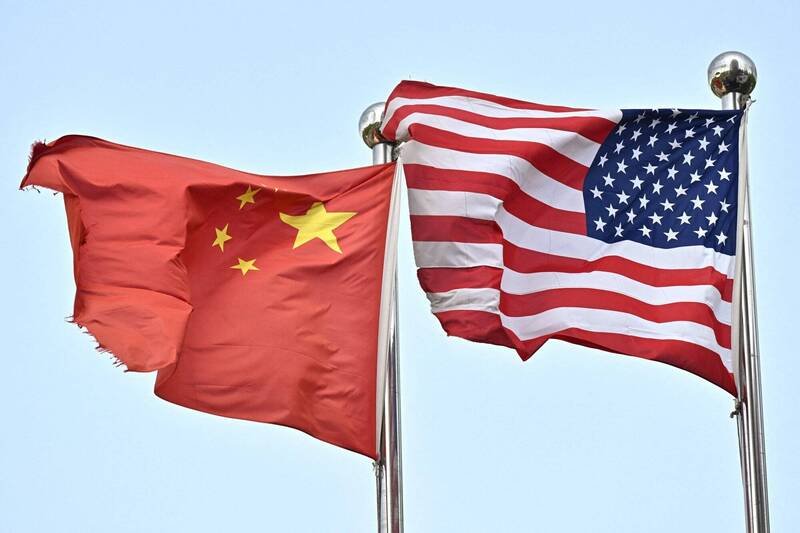 美国总统川普22日下令推动建造高性能量子电脑，强化与中国竞逐网路安全技术的领先地位。（法新社资料照）